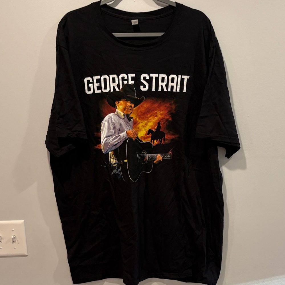 Fruit of the Loom Black Graphic T-Shirt